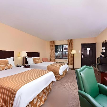 Americas Best Value Inn & Suites ויקטוריה מראה חיצוני תמונה