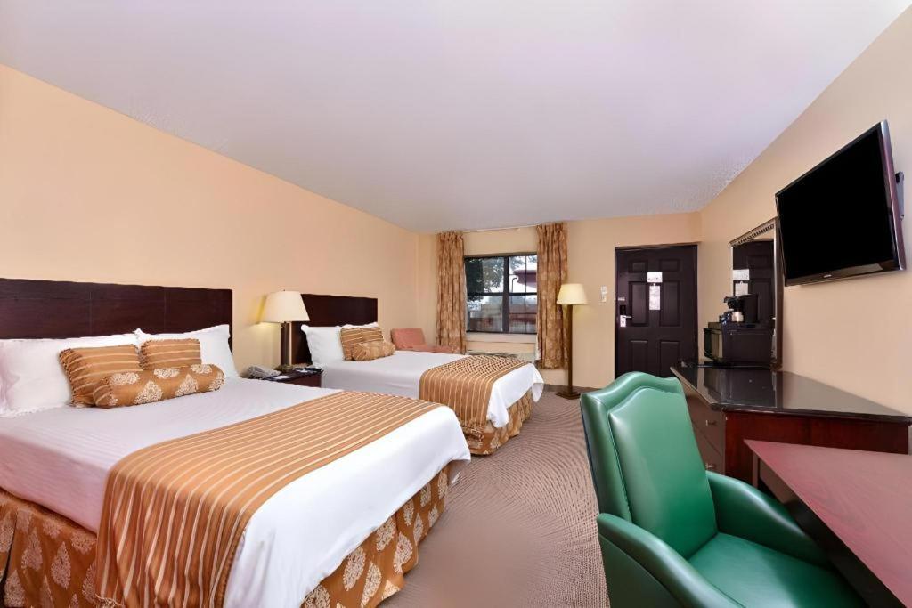 Americas Best Value Inn & Suites ויקטוריה מראה חיצוני תמונה